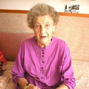 Egyáltalán nem kell fájdalomcsillapítót használnom. Nagyon elégedett vagyok a fényterápiás lámpával, egyáltalán nem bántam meg, hogy pénzt költöttem rá. Nekem leginkább a csípőízületemen, a nyaki gerincemen, a térdemen segít - egy súlyos sérülés után szereztem be...